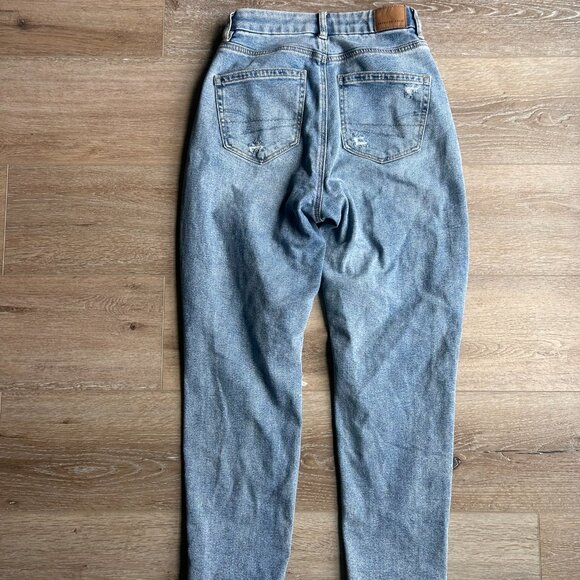 American Eagle Curvy Mom Jeans Distressed Ripped size 2 short Petite - Picture 2 of 5